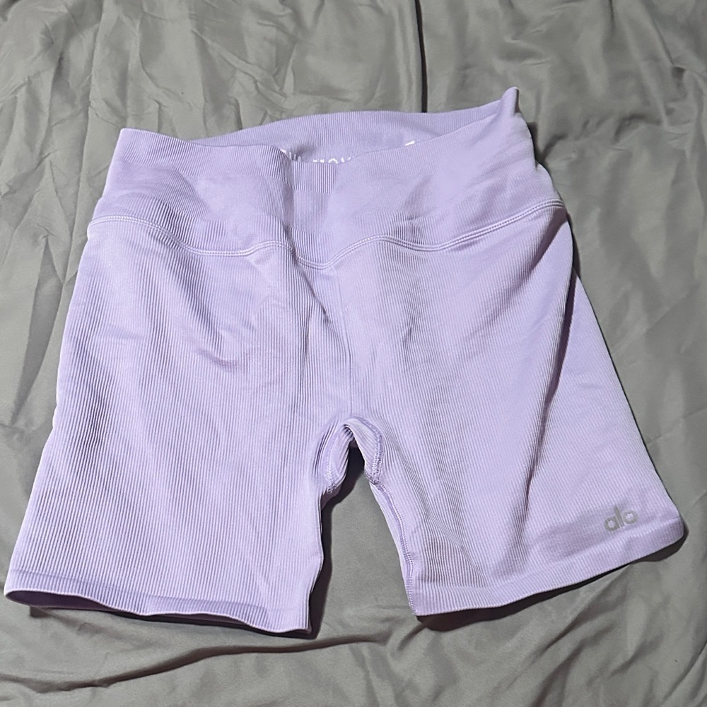 Alo shorts - Picture 2 of 5